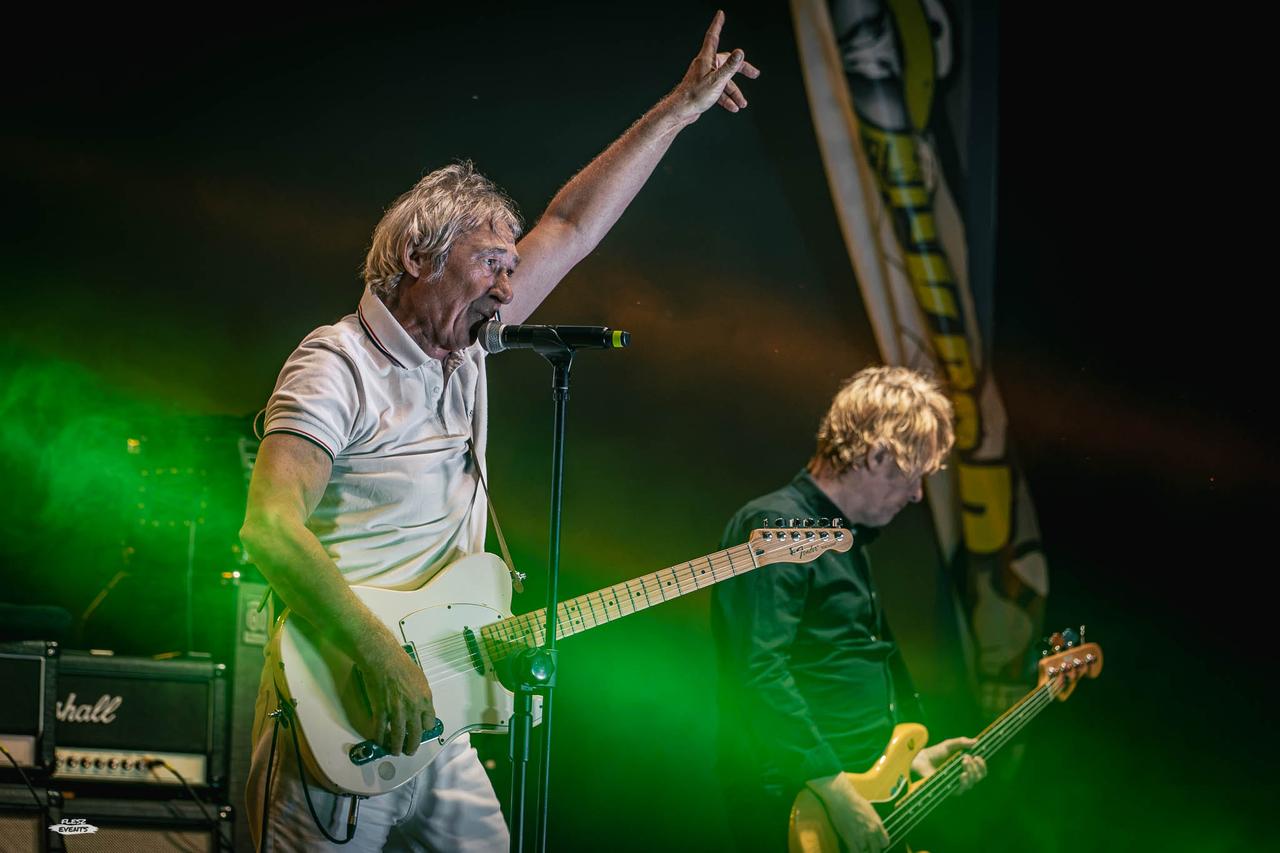 Buzzcocks