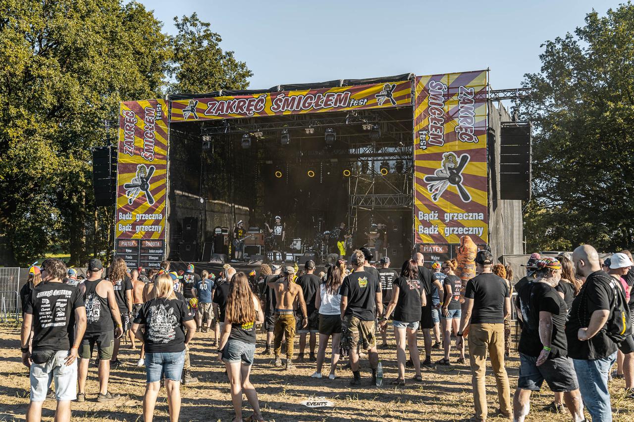 Publika na Zakręć Śmigłem Fest