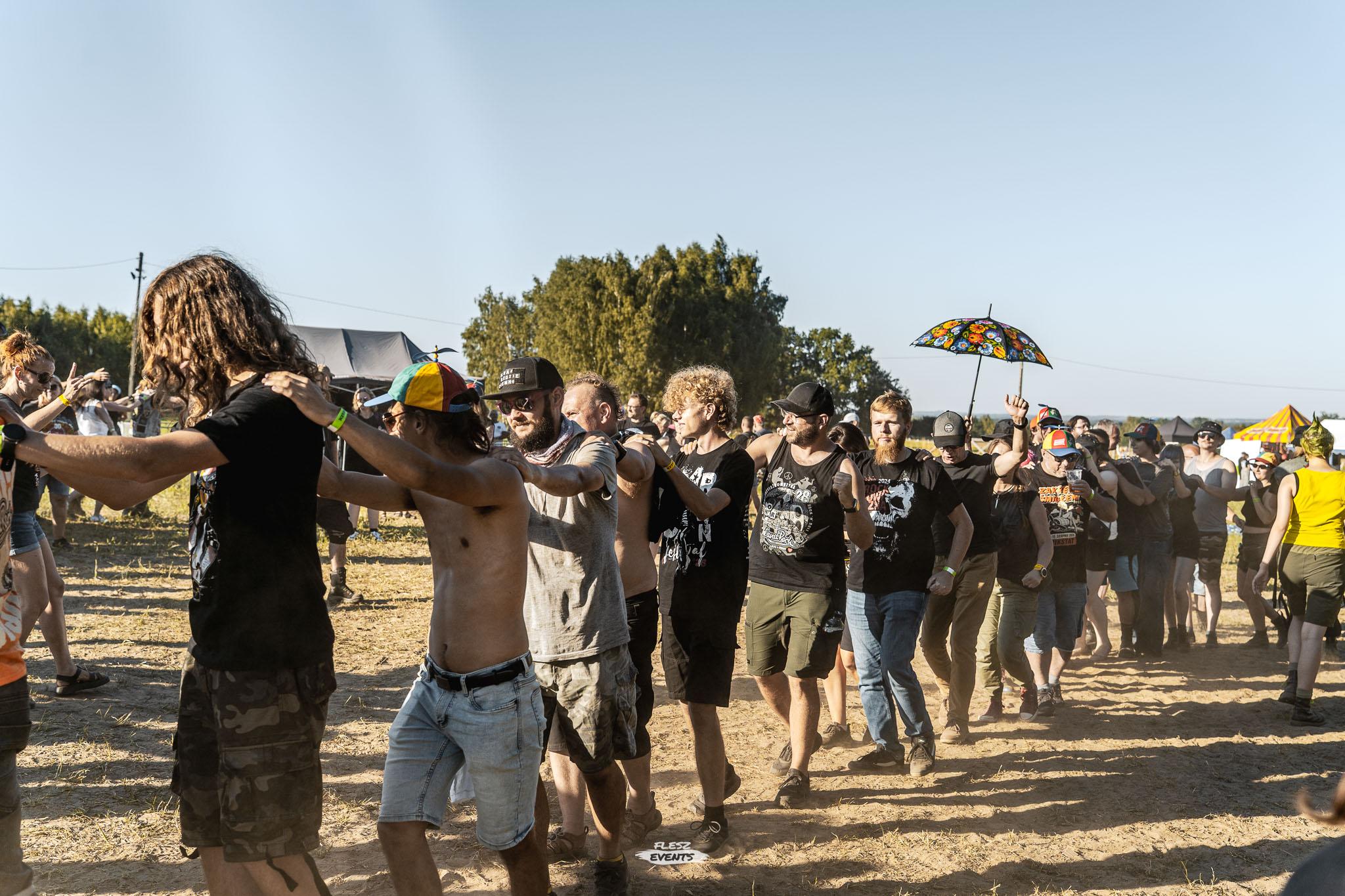 Publika na Zakręć Śmigłem Fest