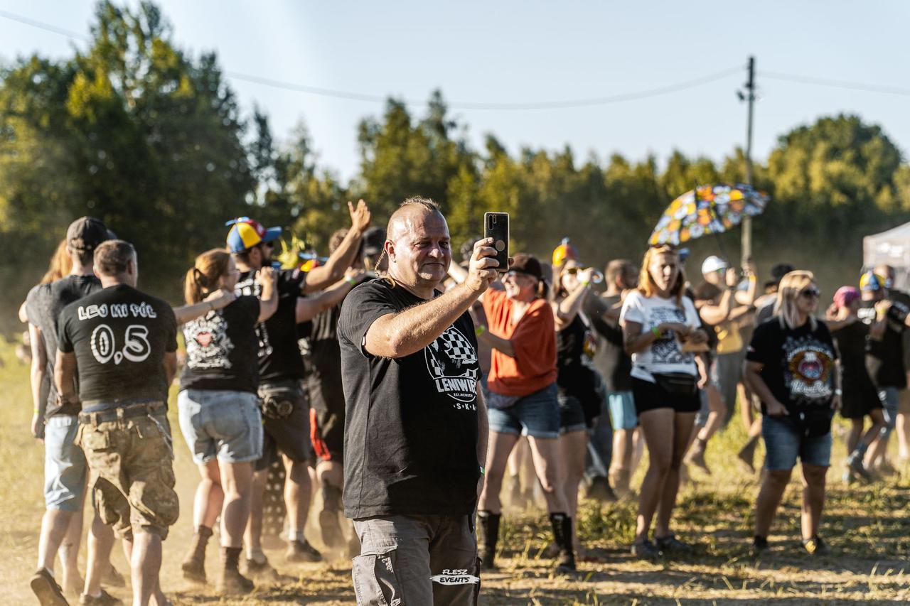 Publika na Zakręć Śmigłem Fest