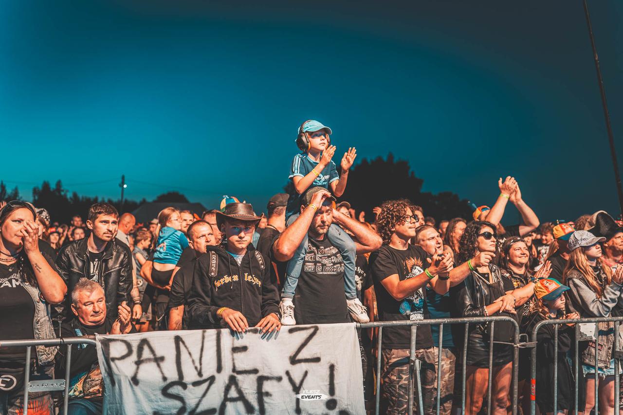Publika na Zakręć Śmigłem Fest