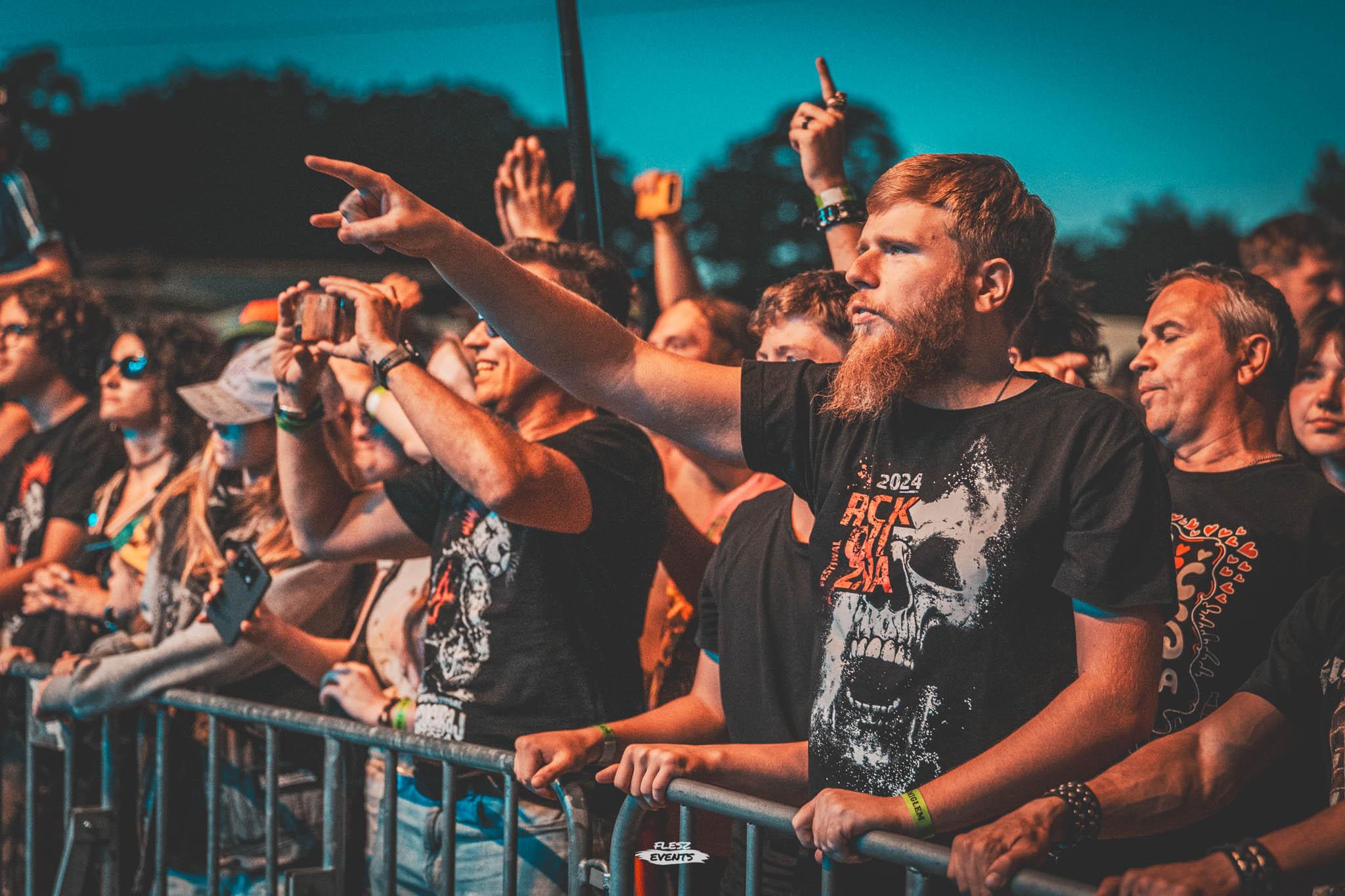 Publika na Zakręć Śmigłem Fest