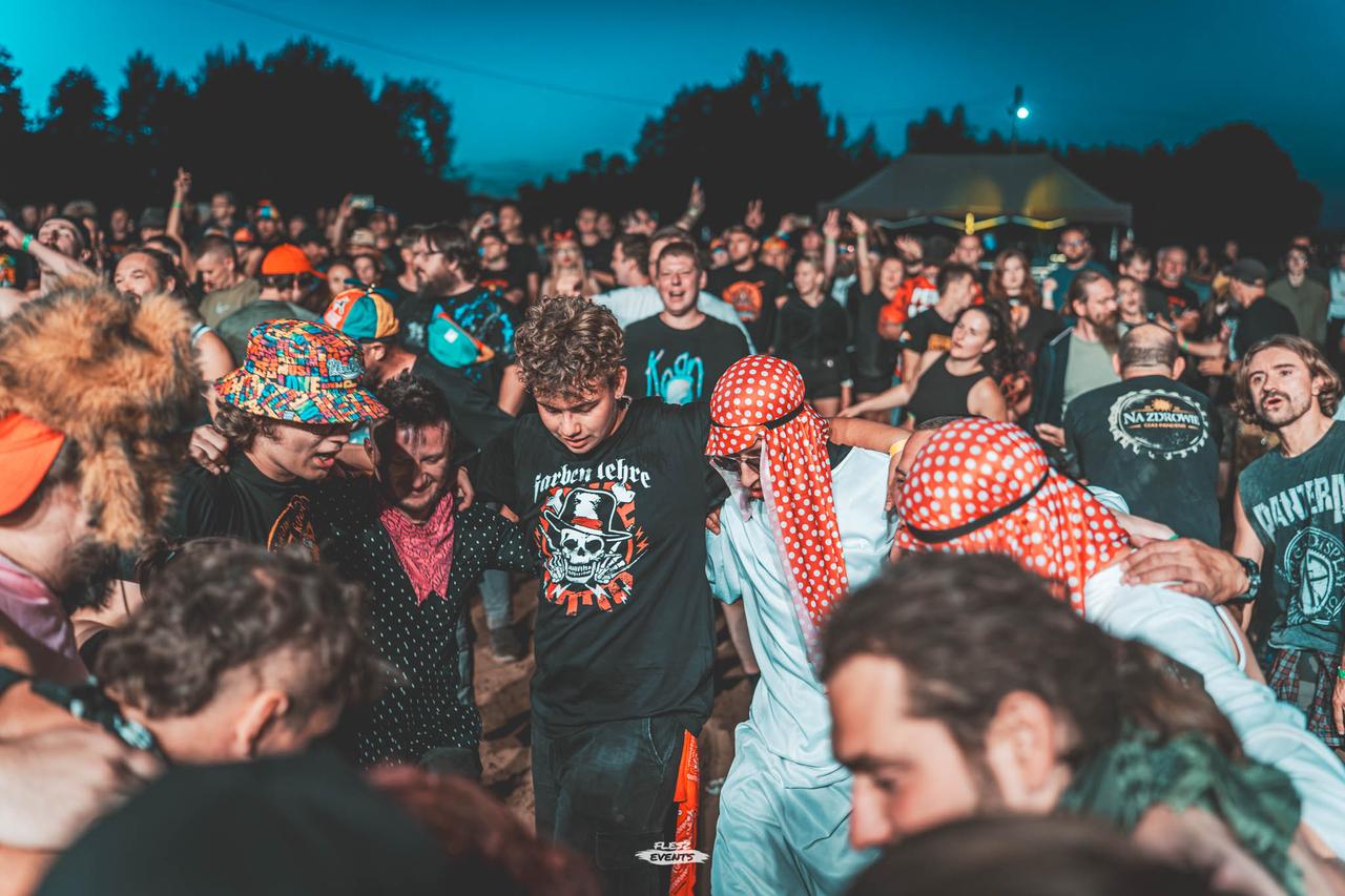 Publika na Zakręć Śmigłem Fest