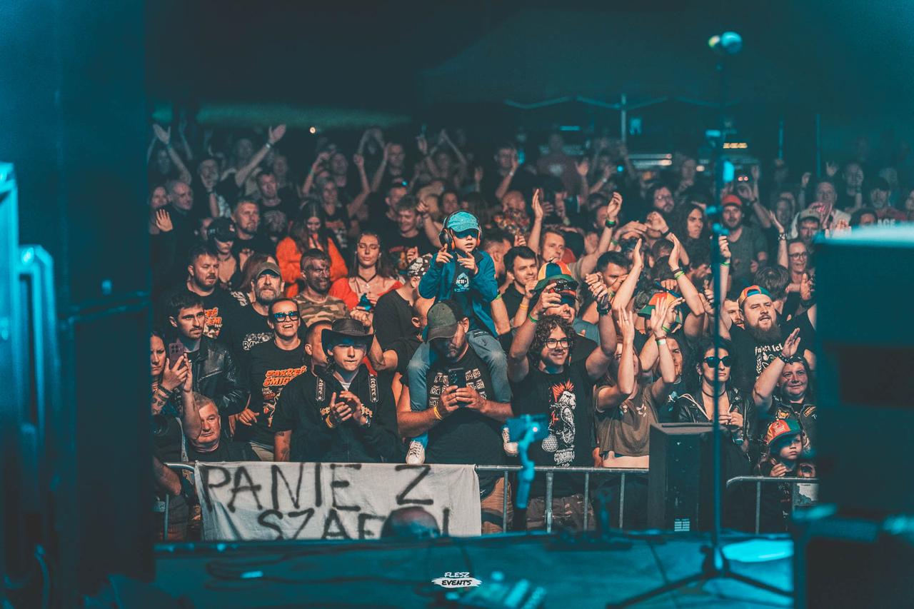 Publika na Zakręć Śmigłem Fest