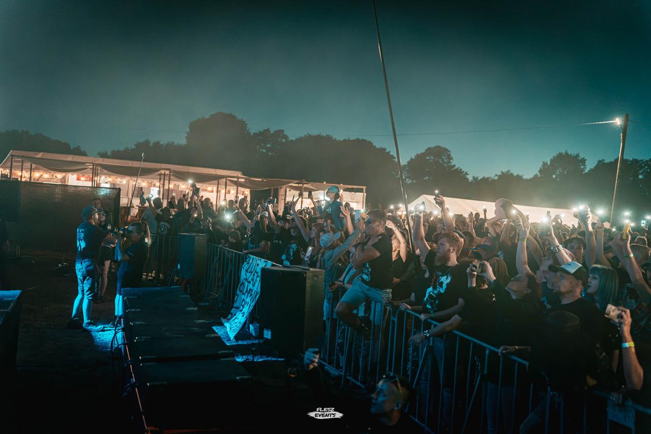 Publika na Zakręć Śmigłem Fest