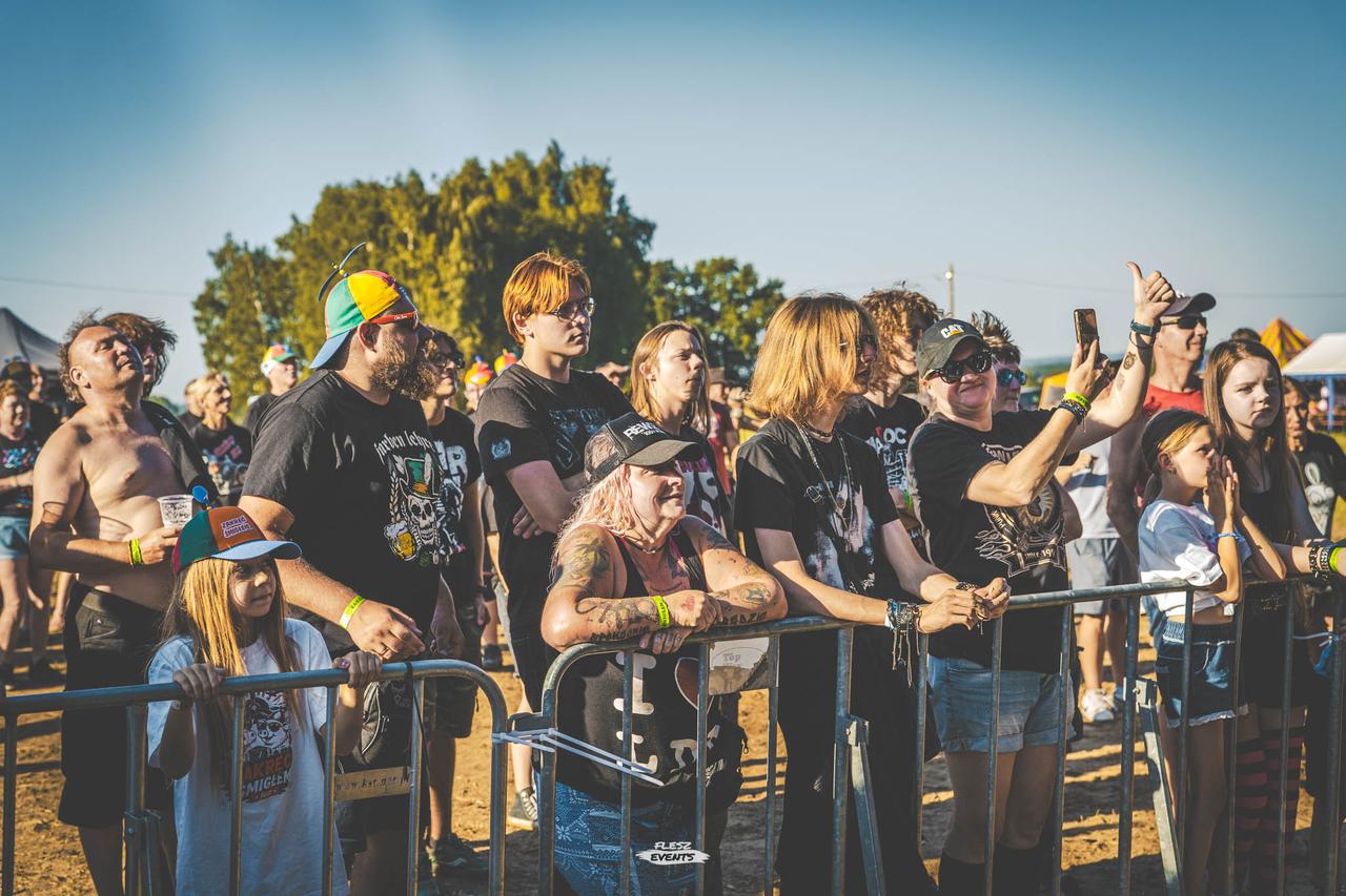 Publika na Zakręć Śmigłem Fest