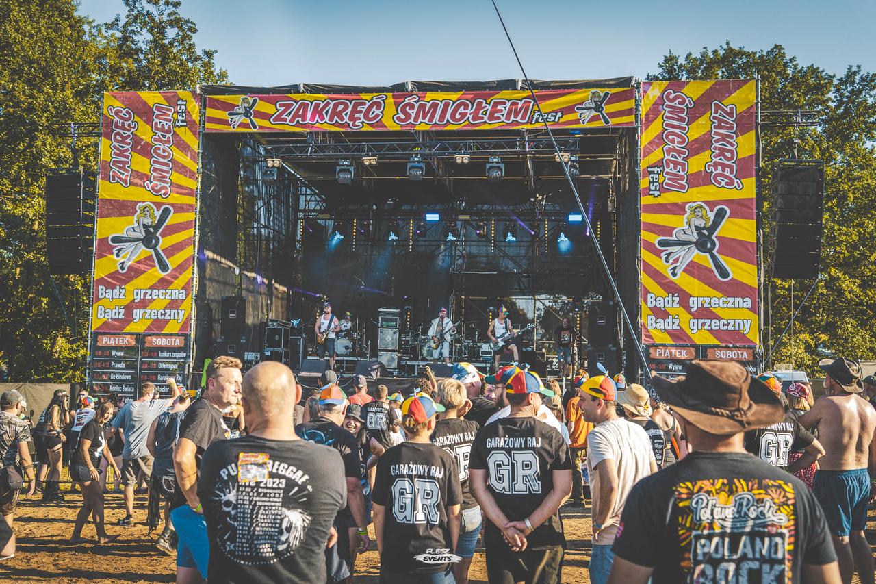 Publika na Zakręć Śmigłem Fest