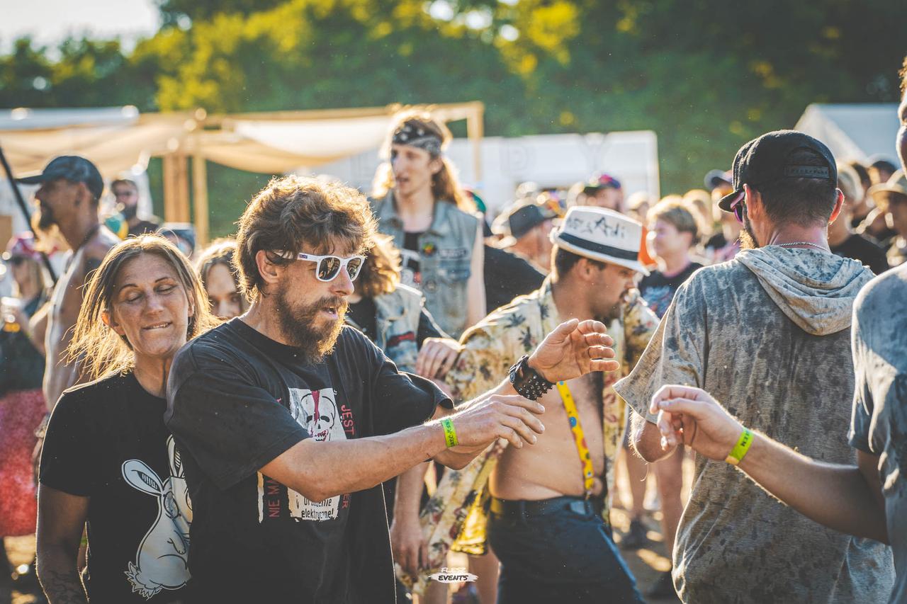 Publika na Zakręć Śmigłem Fest
