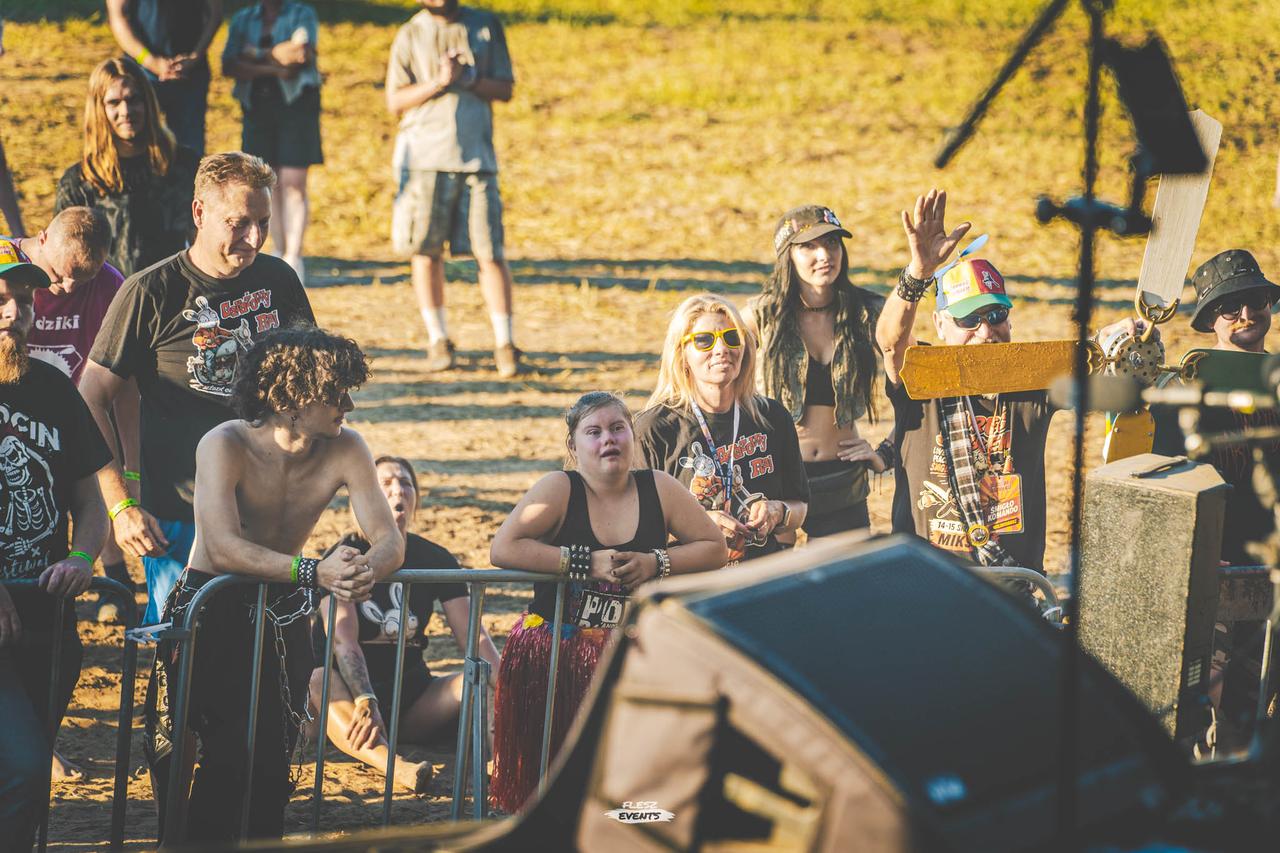 Publika na Zakręć Śmigłem Fest