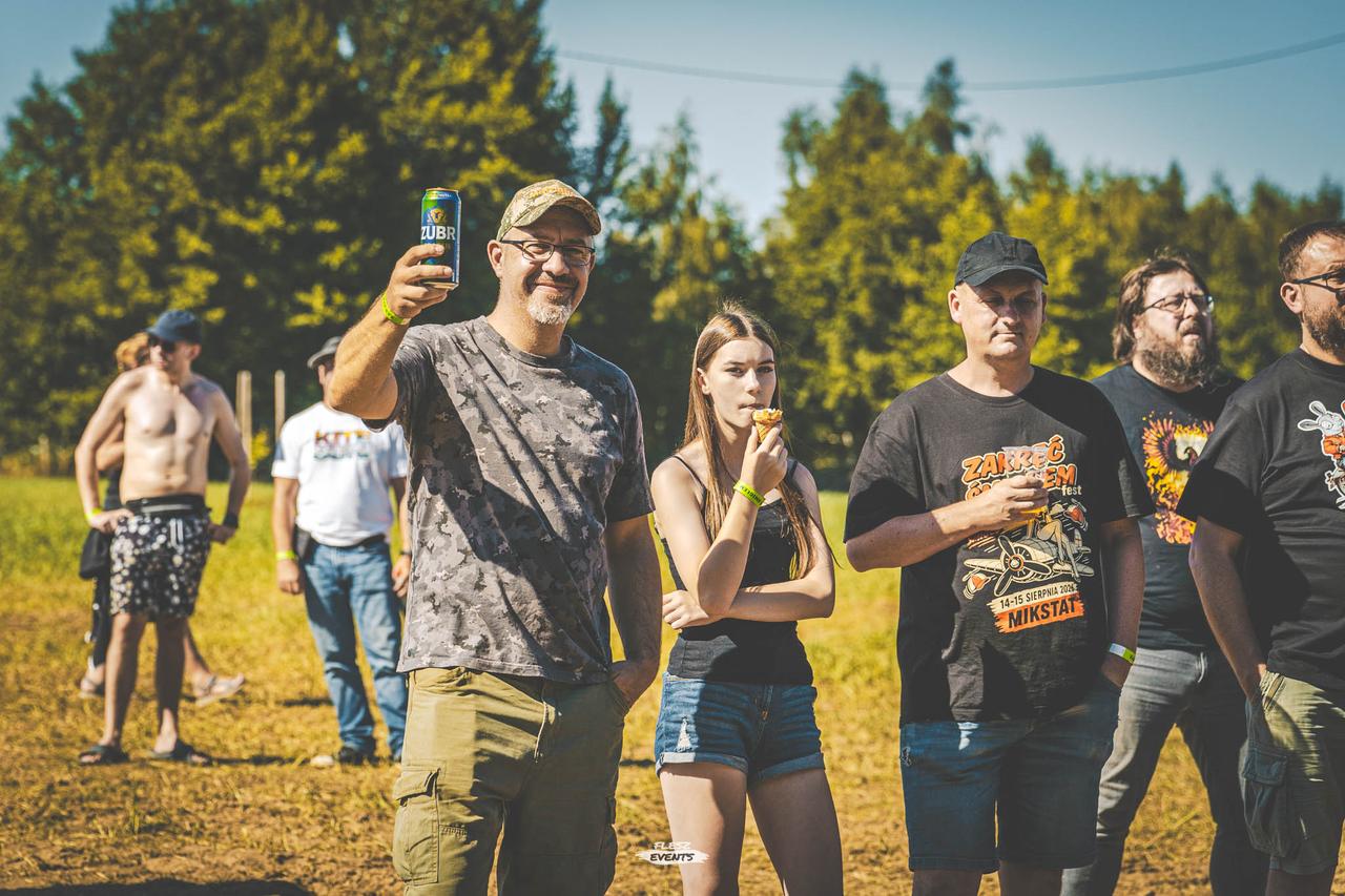 Publika na Zakręć Śmigłem Fest