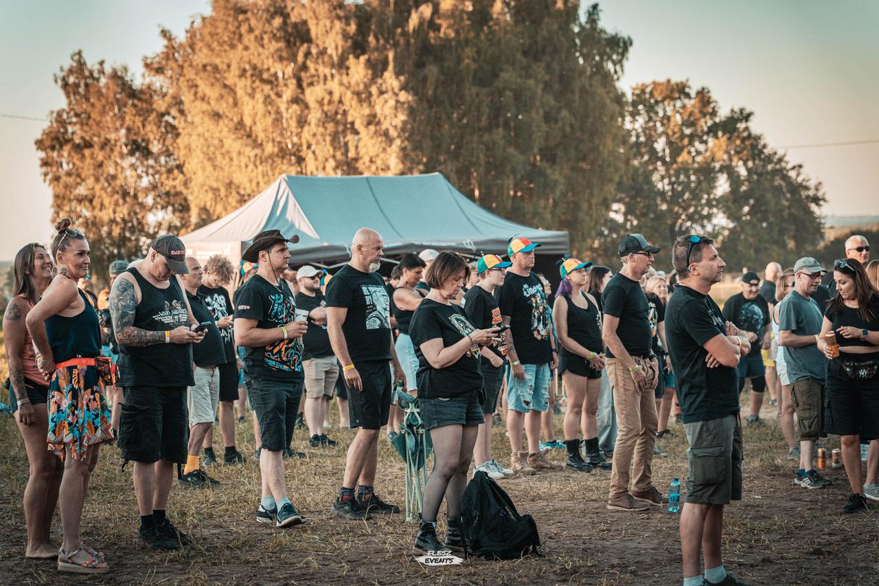 Publika na Zakręć Śmigłem Fest