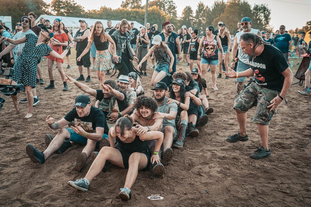 Publika na Zakręć Śmigłem Fest
