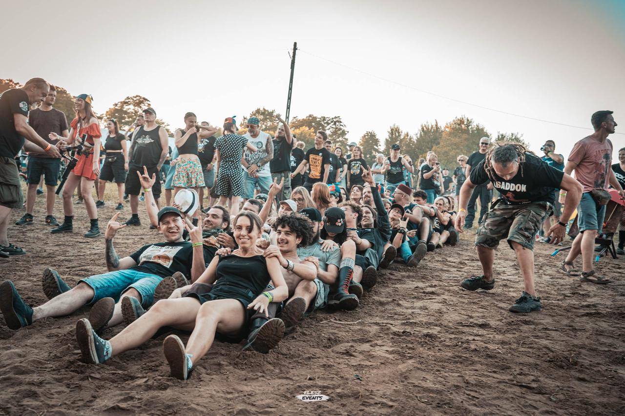 Publika na Zakręć Śmigłem Fest
