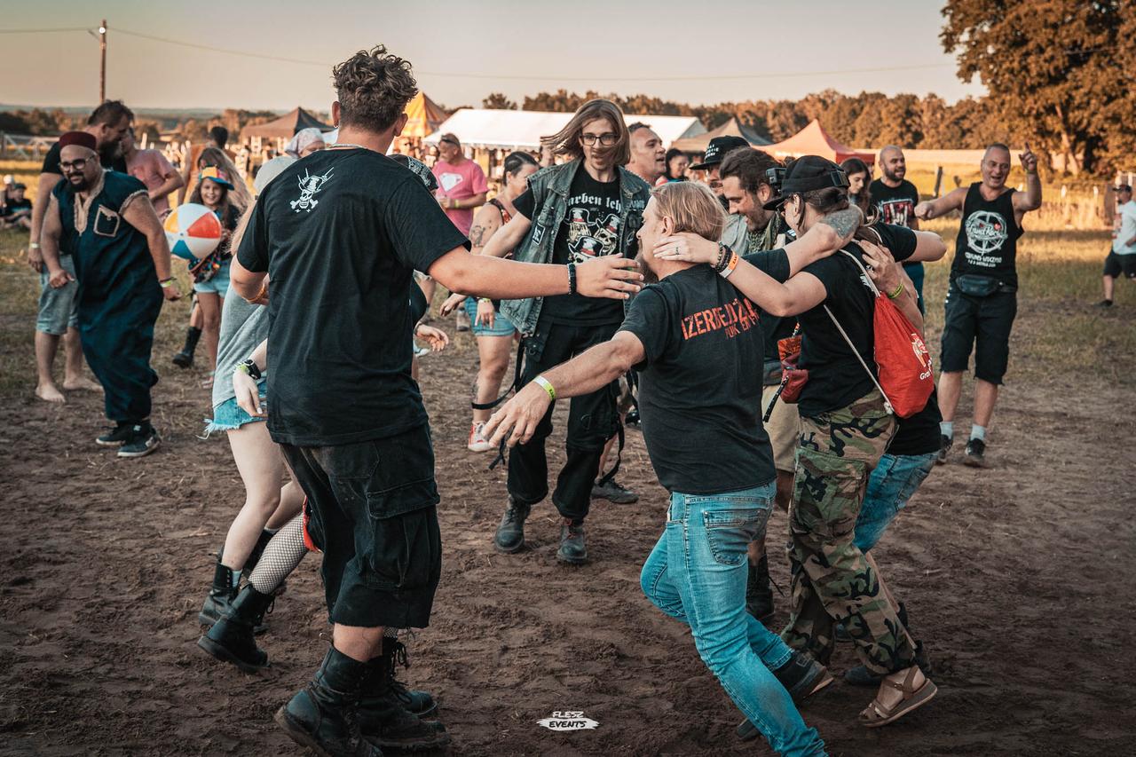 Publika na Zakręć Śmigłem Fest