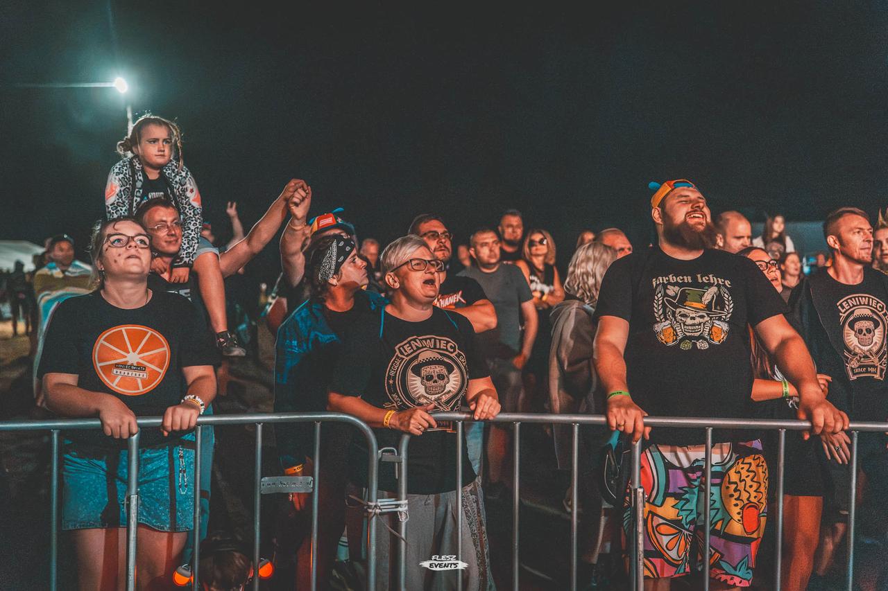 Publika na Zakręć Śmigłem Fest