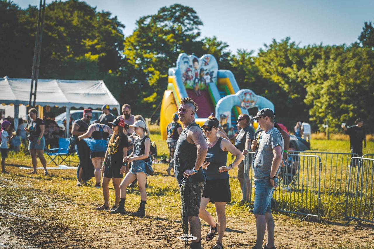 Publika na Zakręć Śmigłem Fest