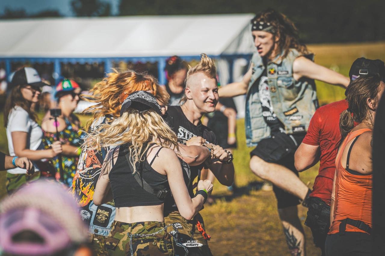 Publika na Zakręć Śmigłem Fest