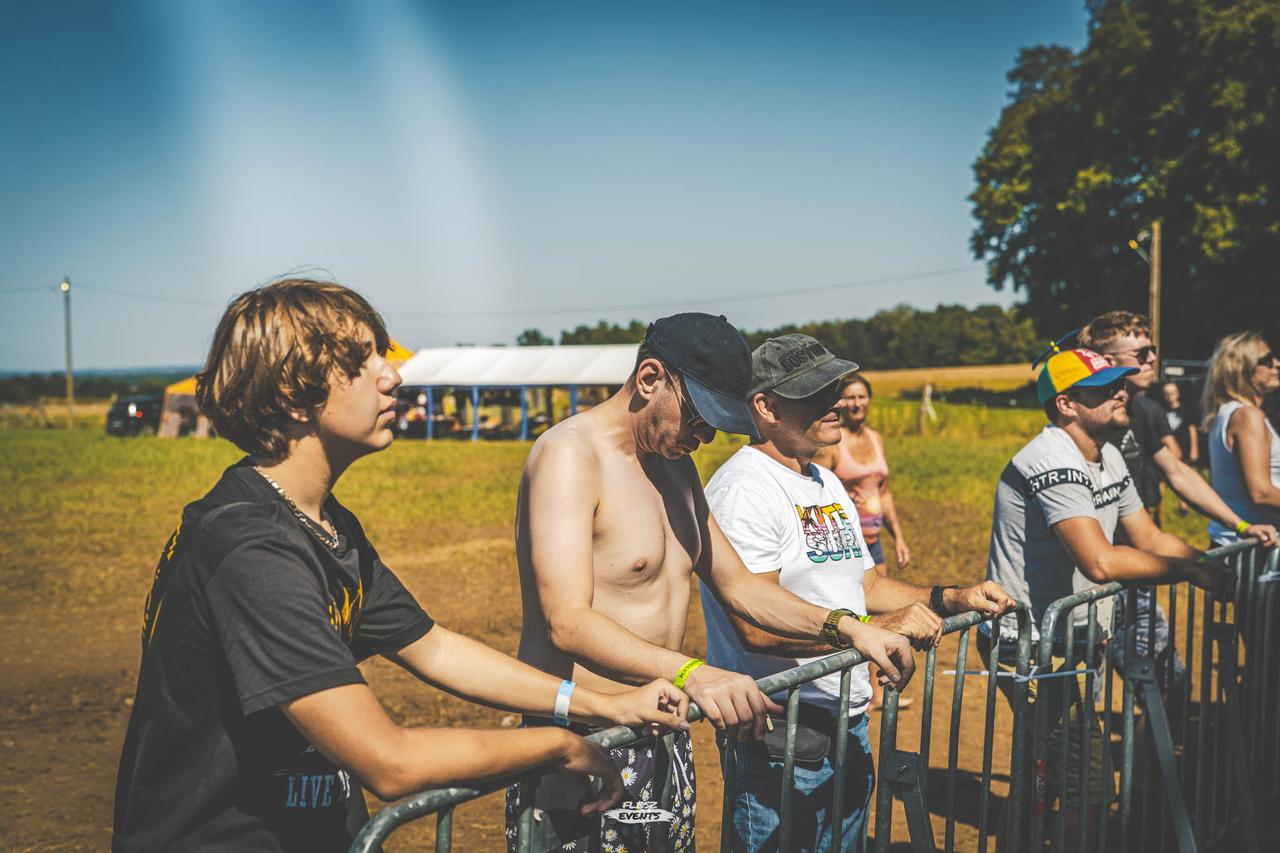 Publika na Zakręć Śmigłem Fest