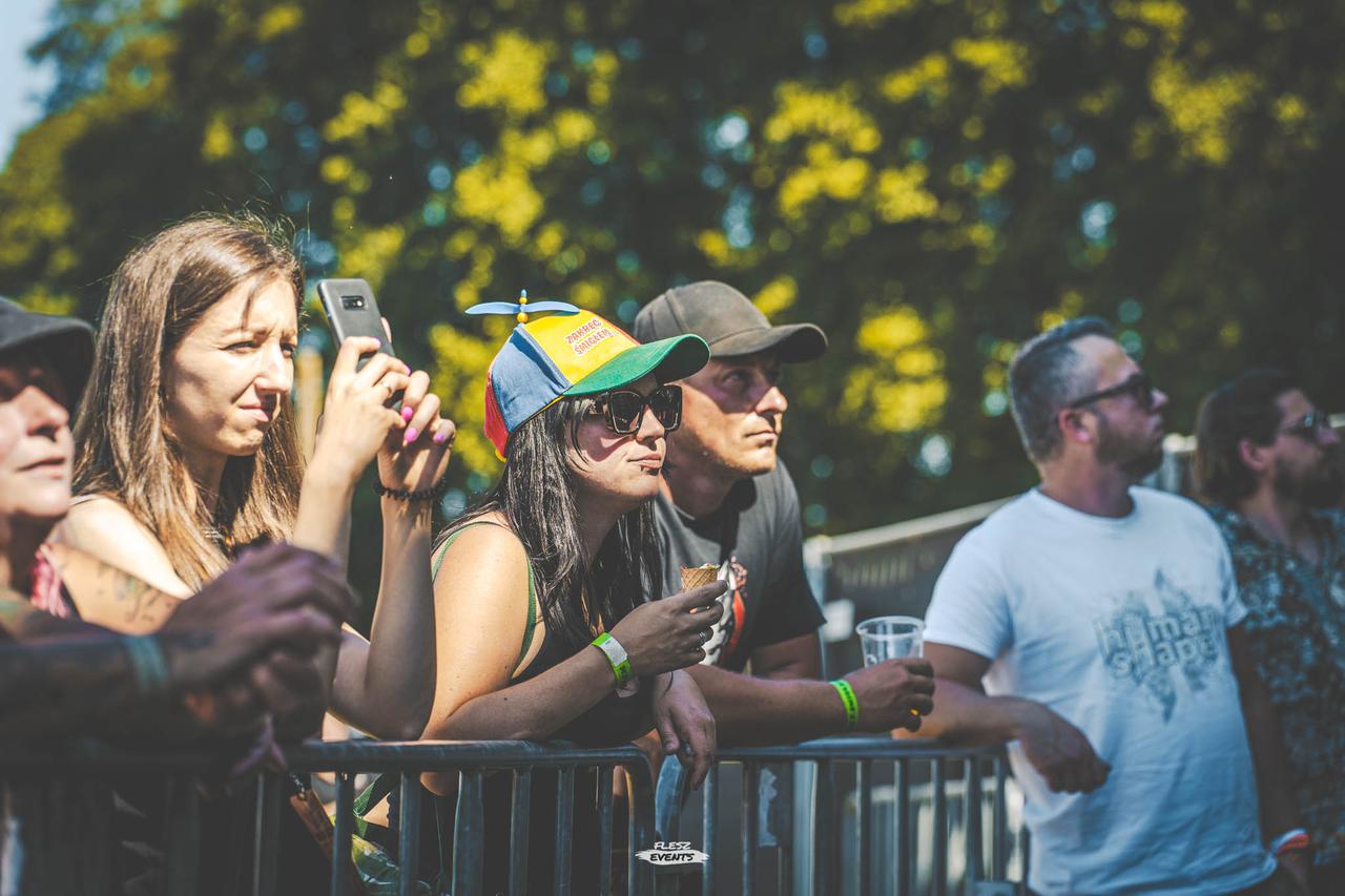 Publika na Zakręć Śmigłem Fest