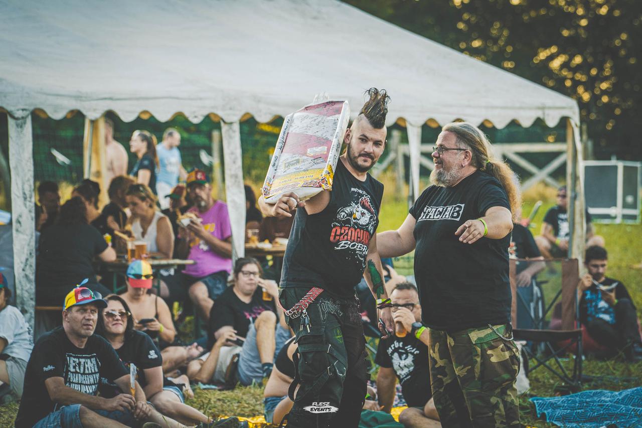 Publika na Zakręć Śmigłem Fest