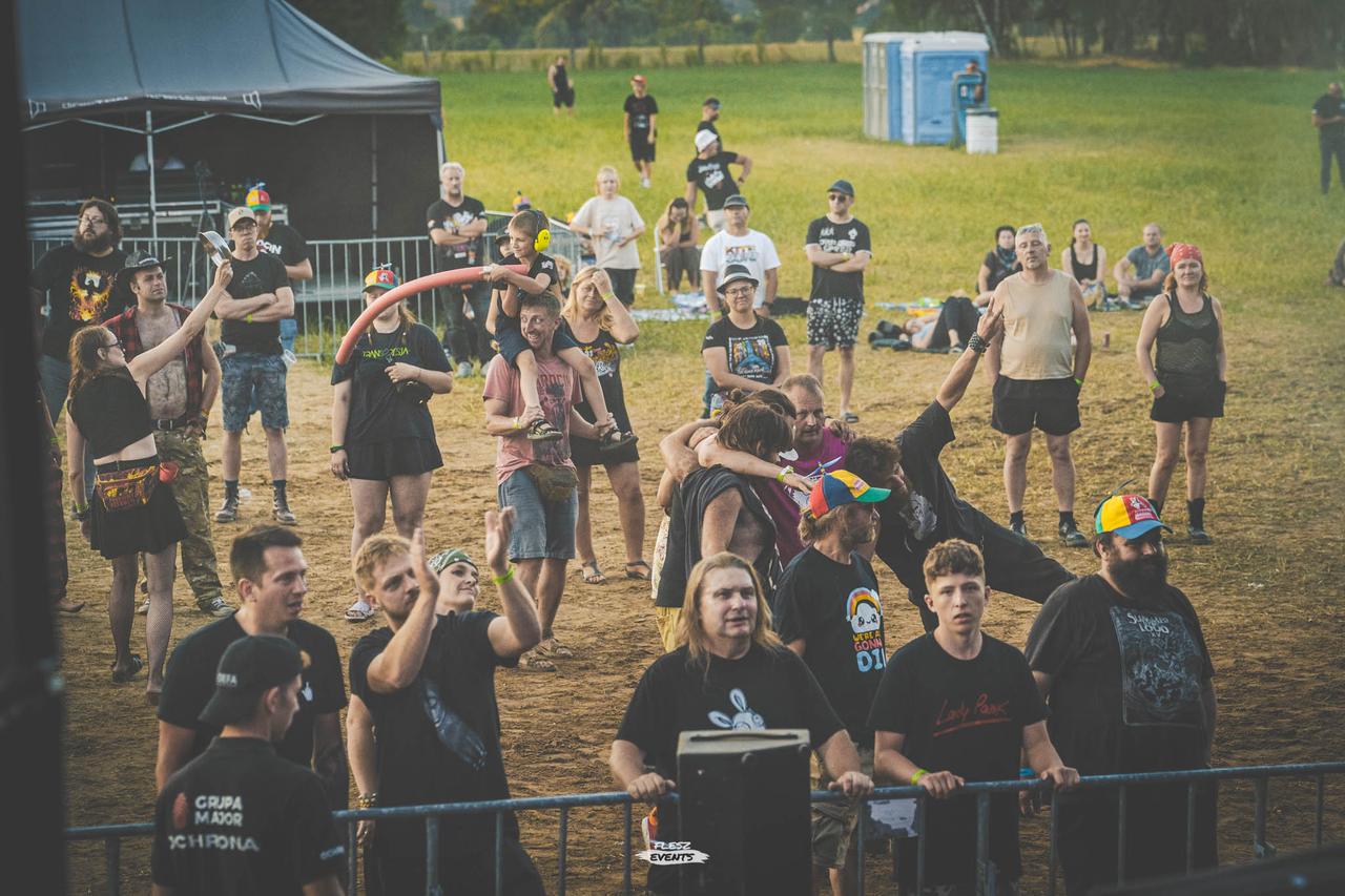 Publika na Zakręć Śmigłem Fest