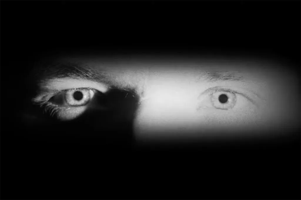 "Fear Behind My Eyes" - posłuchaj nowego singla zespołu Snakebyte